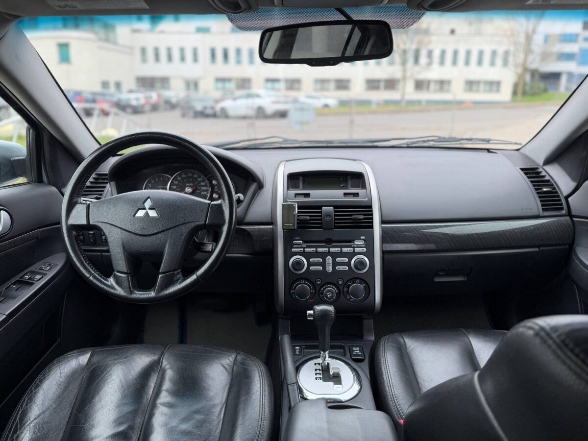 Mitsubishi Galant $photo_id