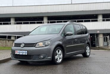 VOLKSWAGEN TOURAN