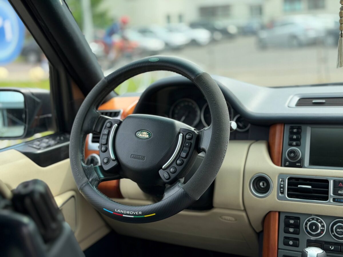 Land-Rover Range-Rover