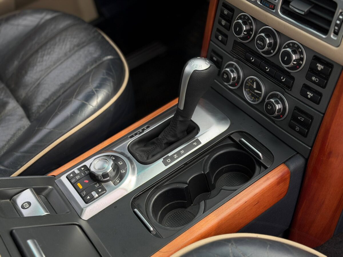 Land-Rover Range-Rover