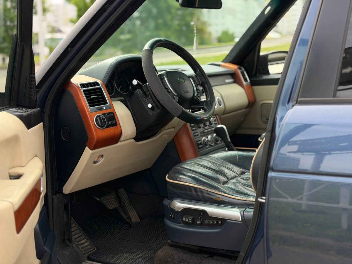 Land-Rover Range-Rover
