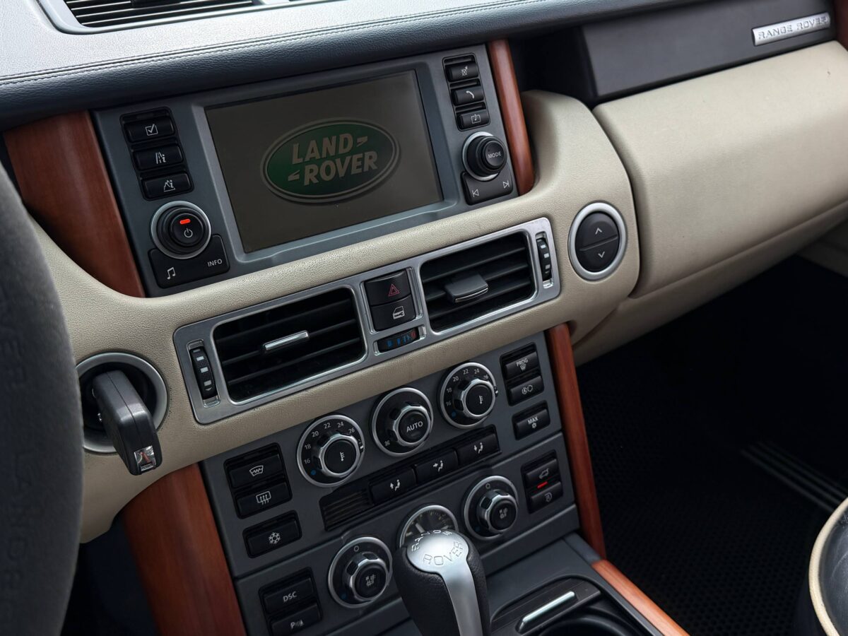 Land-Rover Range-Rover
