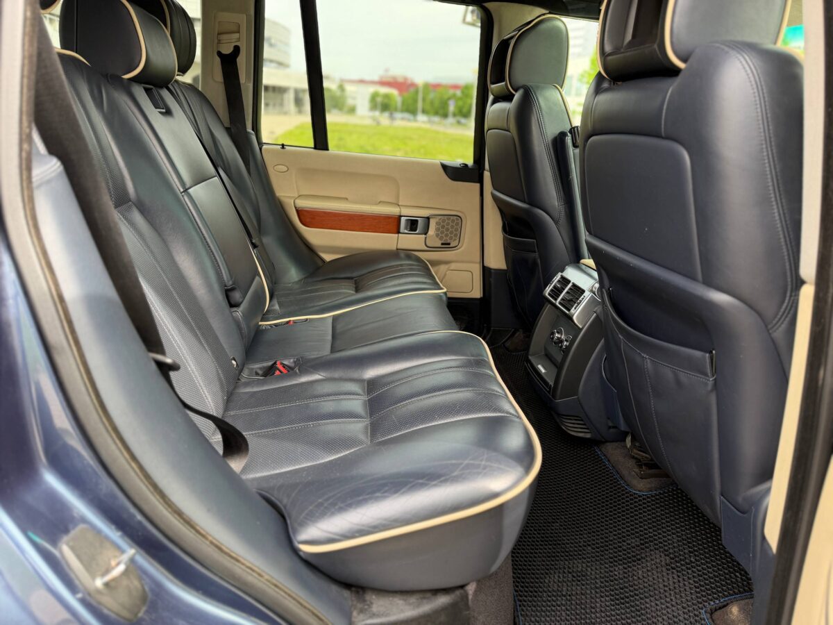 Land-Rover Range-Rover