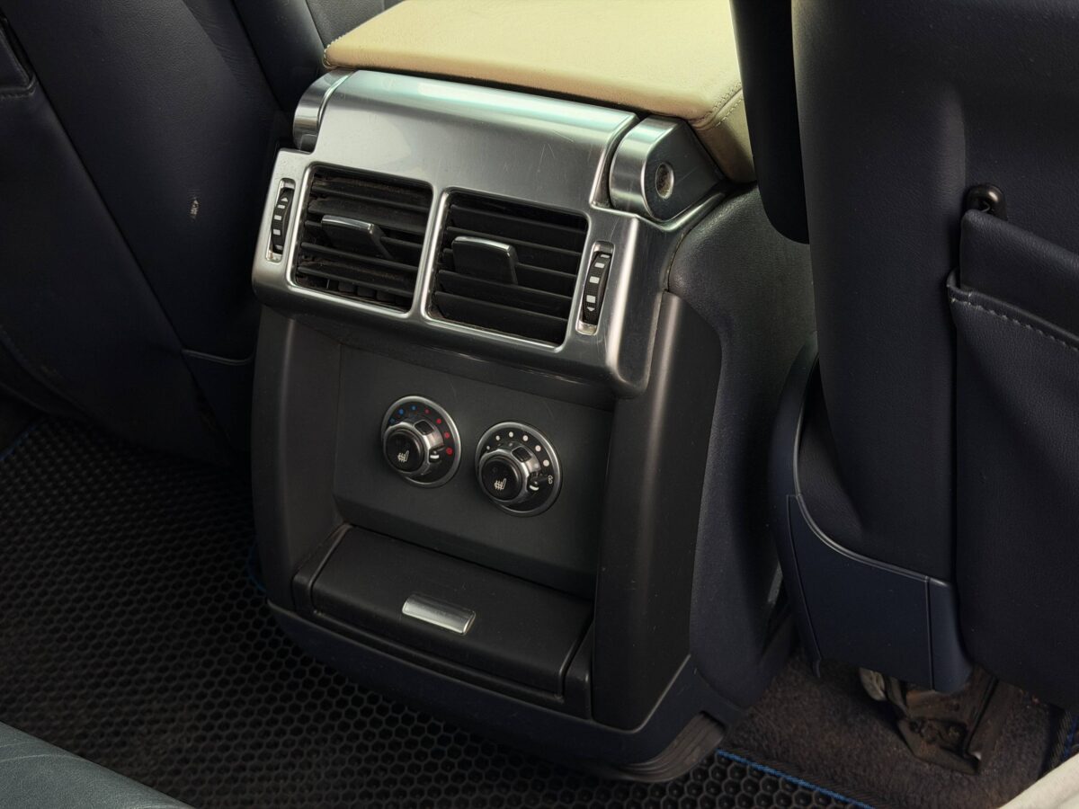 Land-Rover Range-Rover
