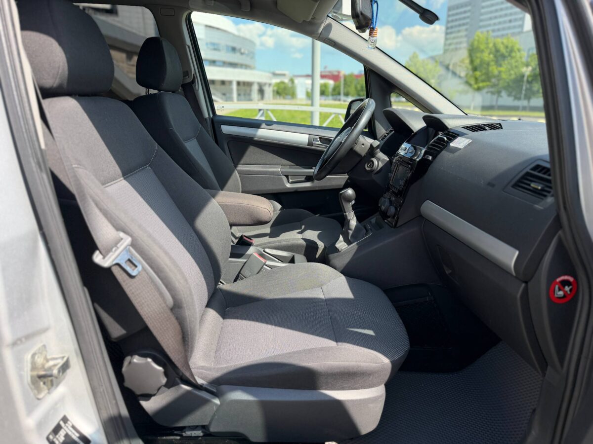 Opel Zafira $photo_id