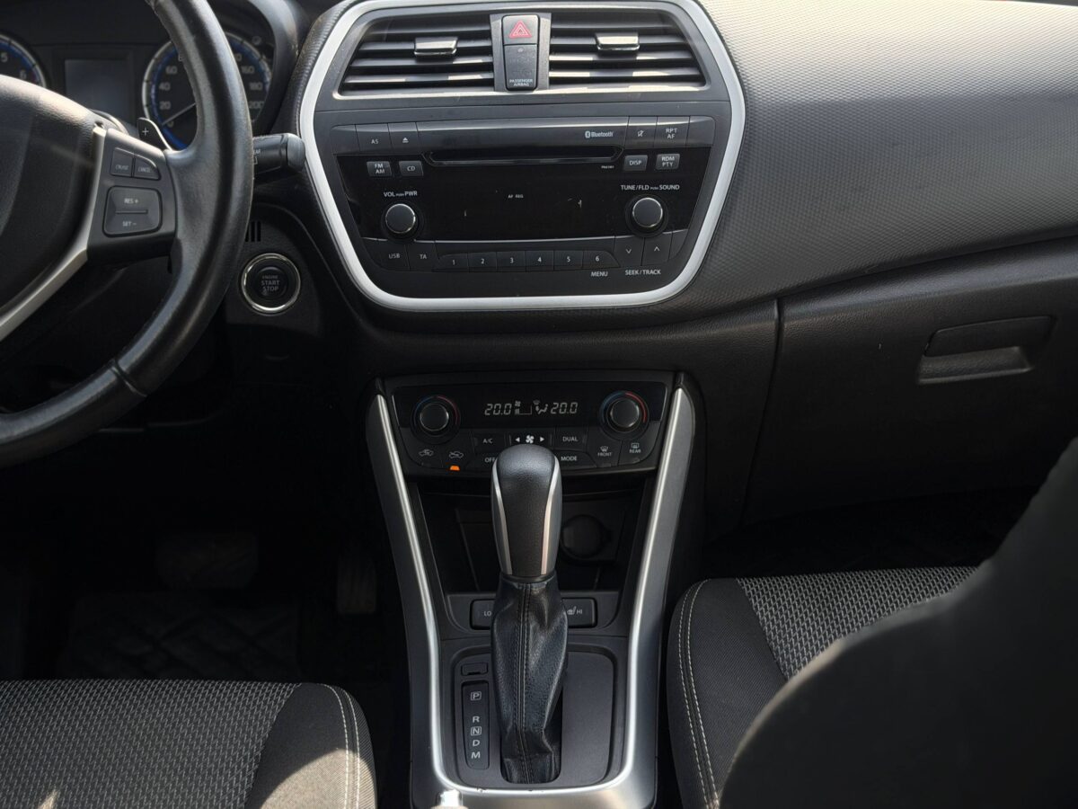 Suzuki SX4 $photo_id