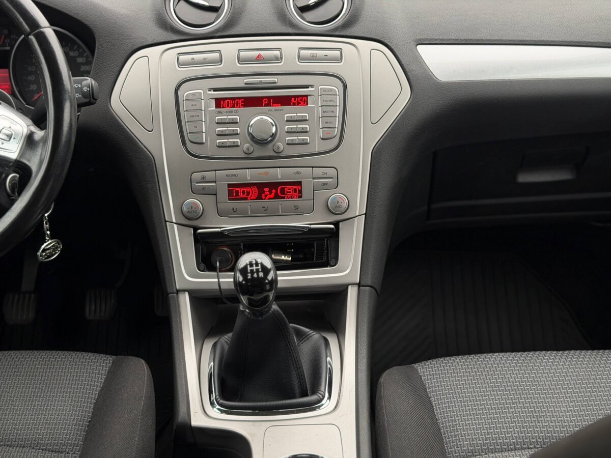 Ford Mondeo $photo_id