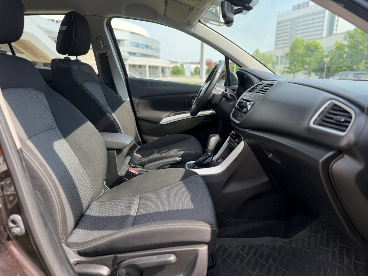 Suzuki SX4 $photo_id