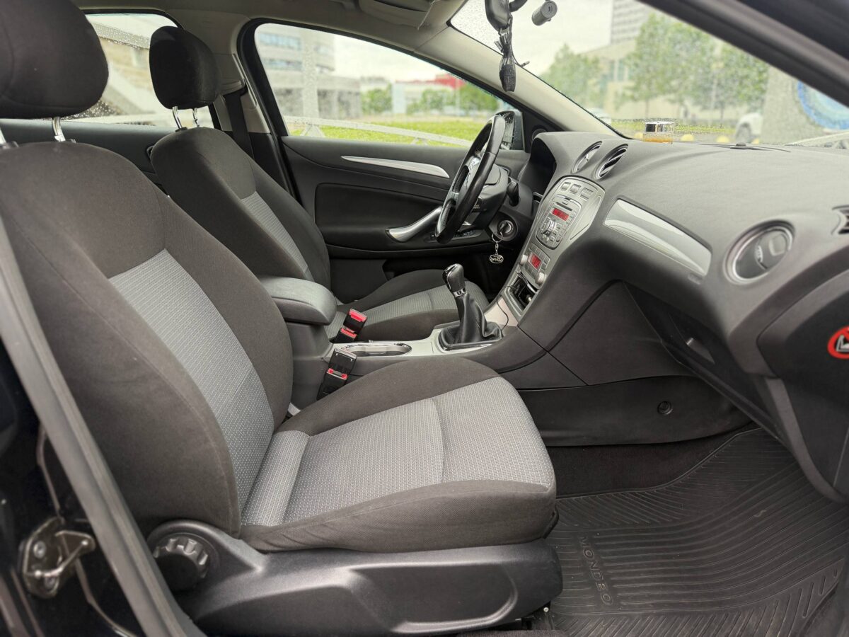 Ford Mondeo $photo_id