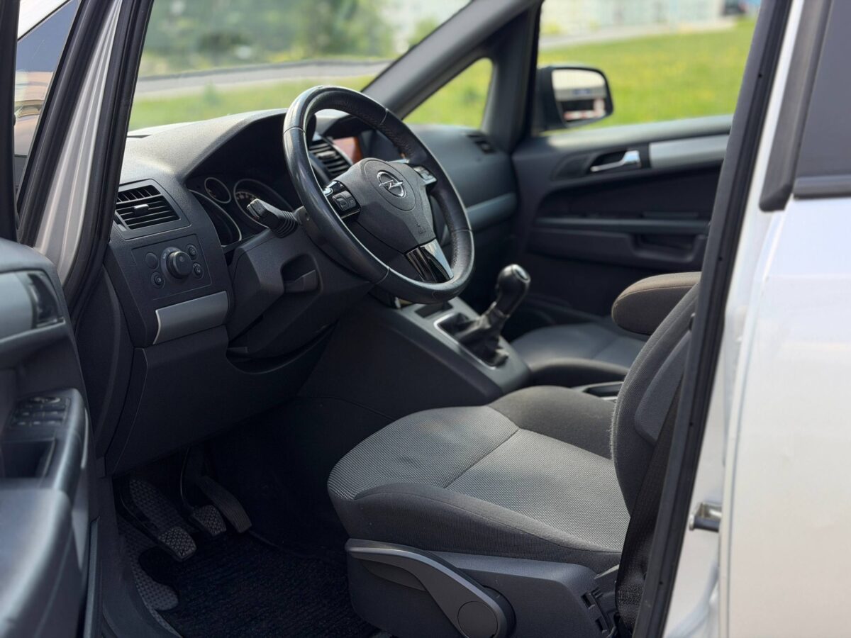 Opel Zafira $photo_id