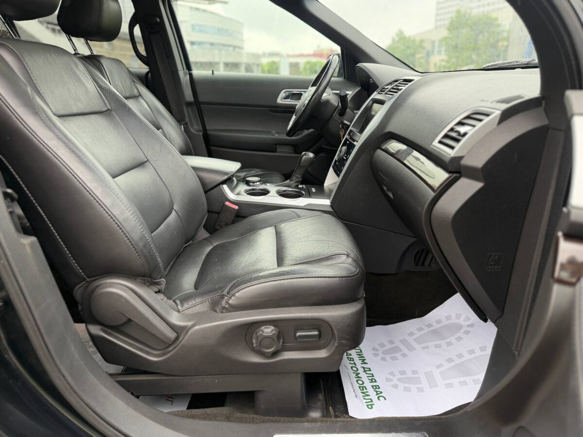 Ford Explorer $photo_id