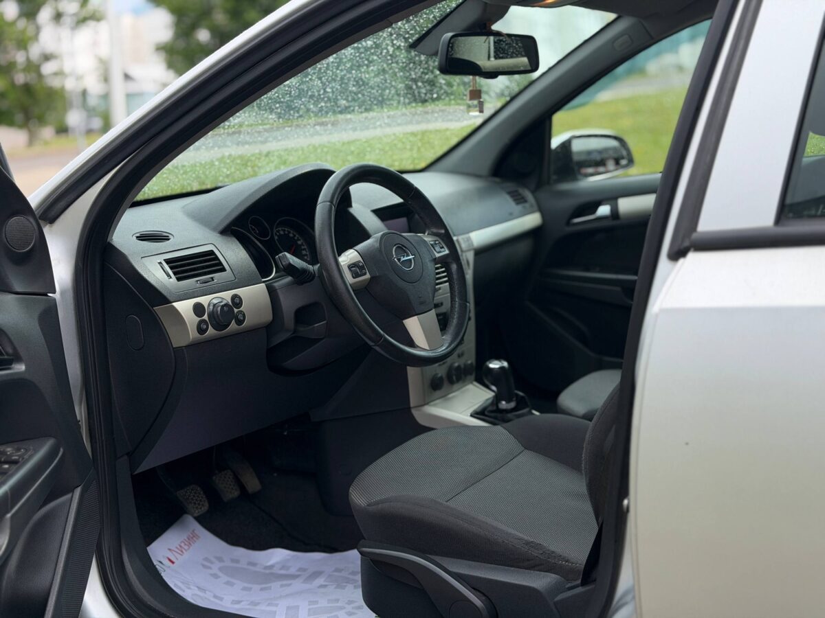 Opel Astra $photo_id