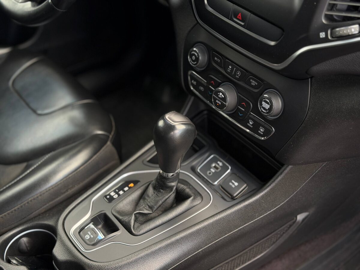 Jeep Cherokee $photo_id