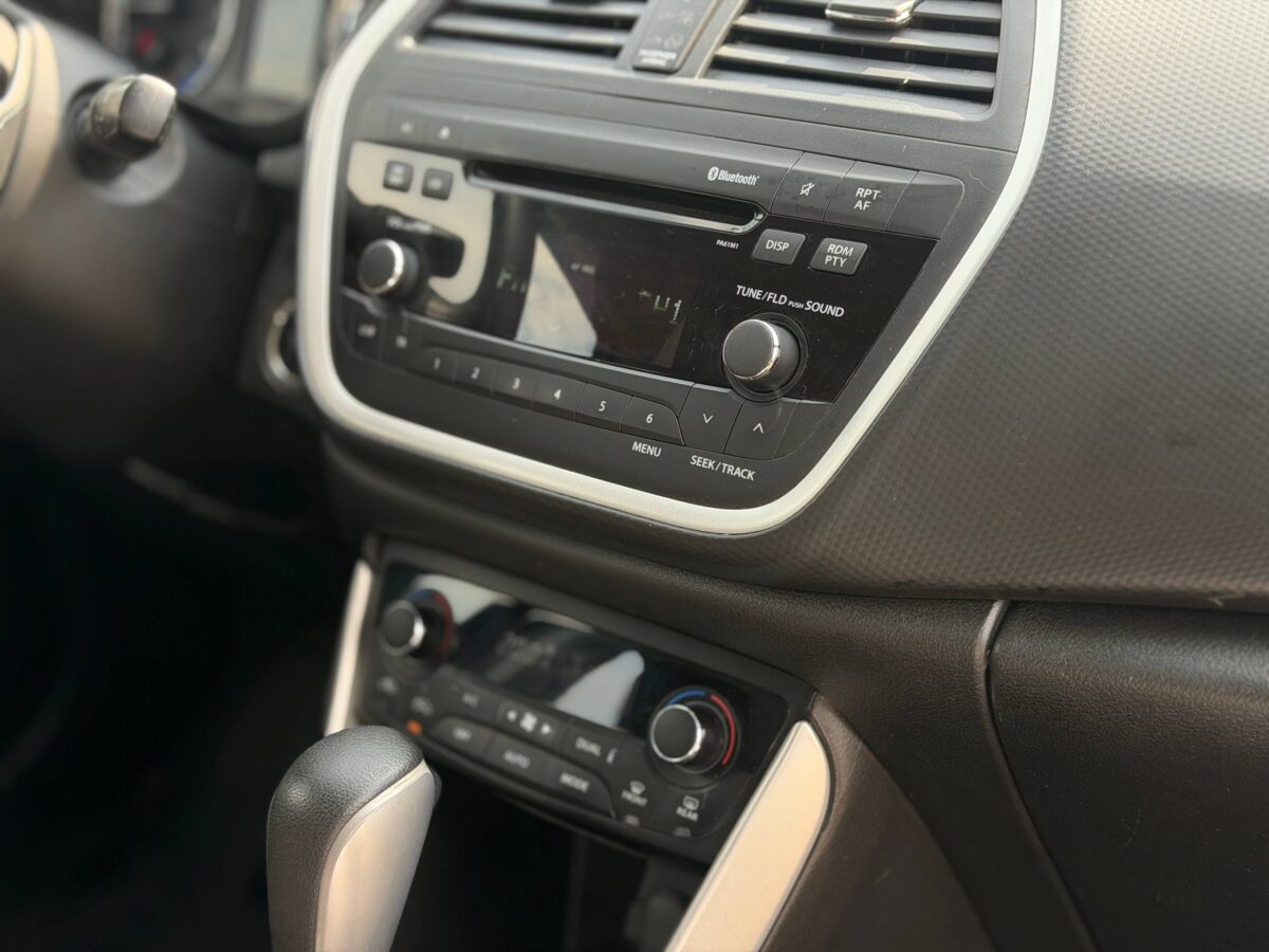 Suzuki SX4 $photo_id