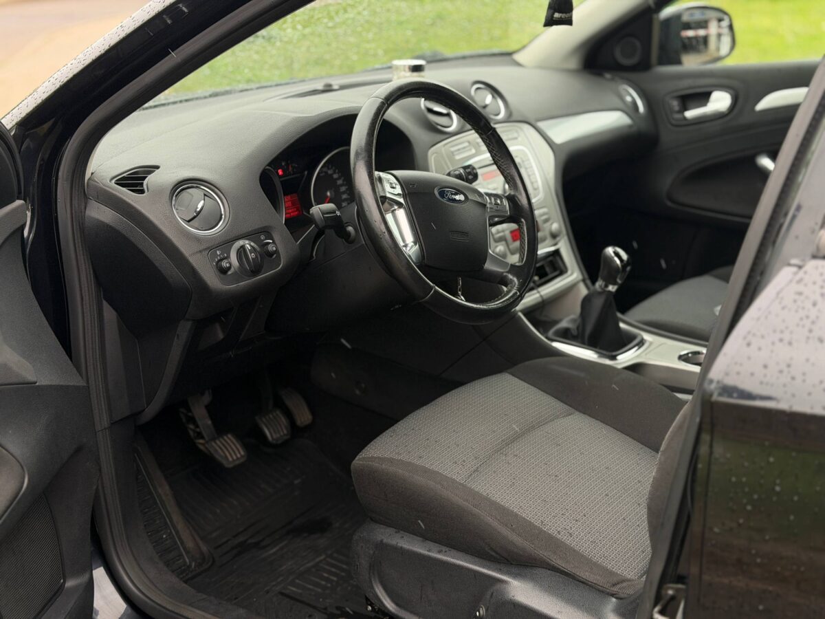 Ford Mondeo $photo_id