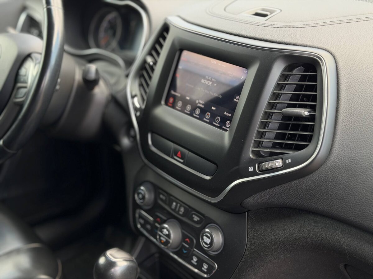 Jeep Cherokee $photo_id