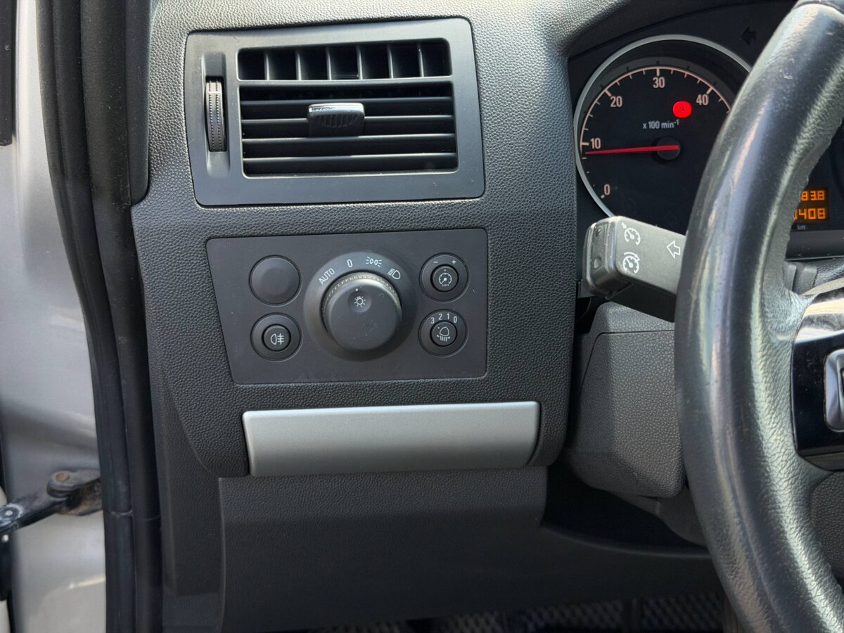 Opel Zafira $photo_id