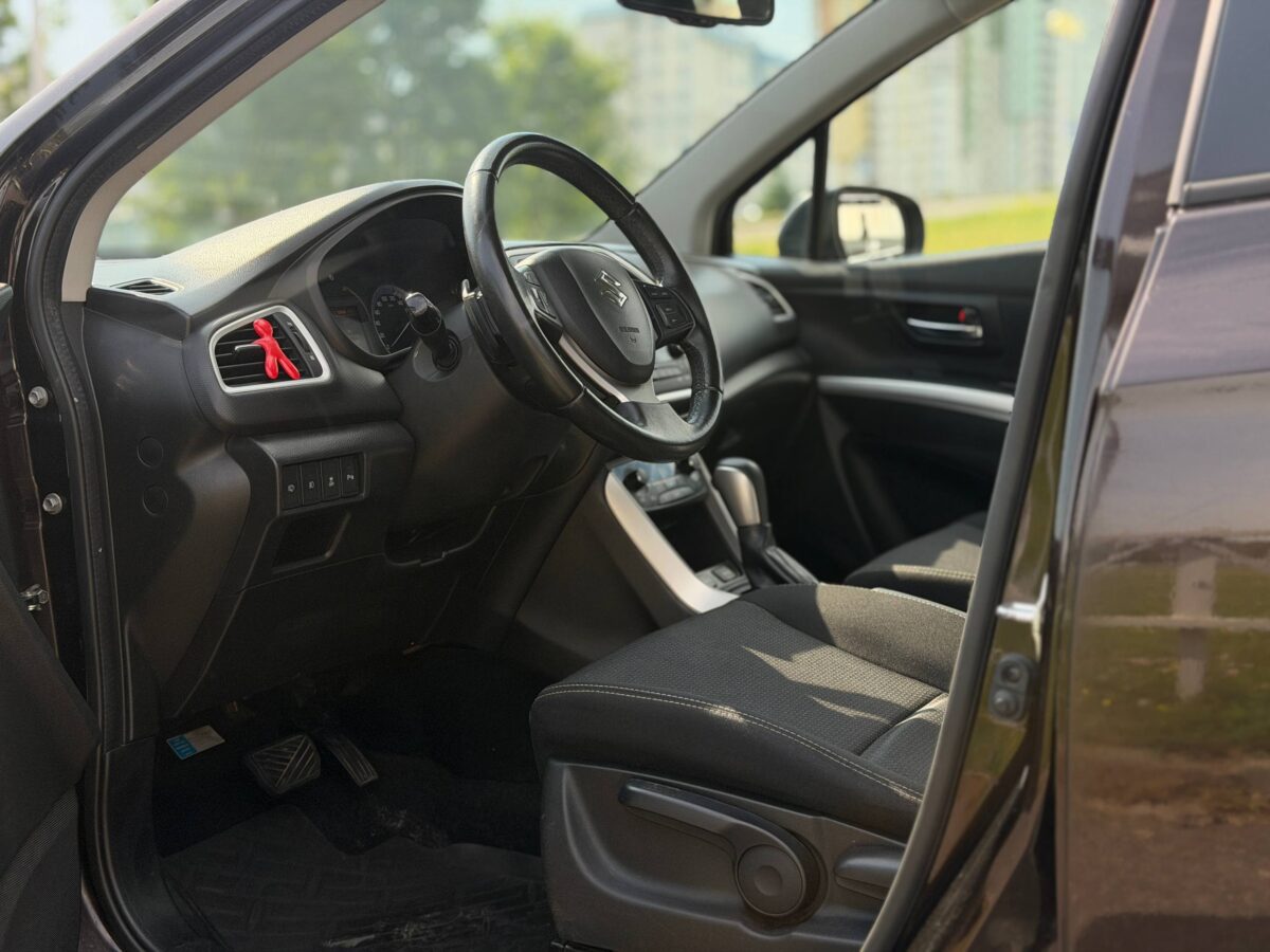 Suzuki SX4 $photo_id