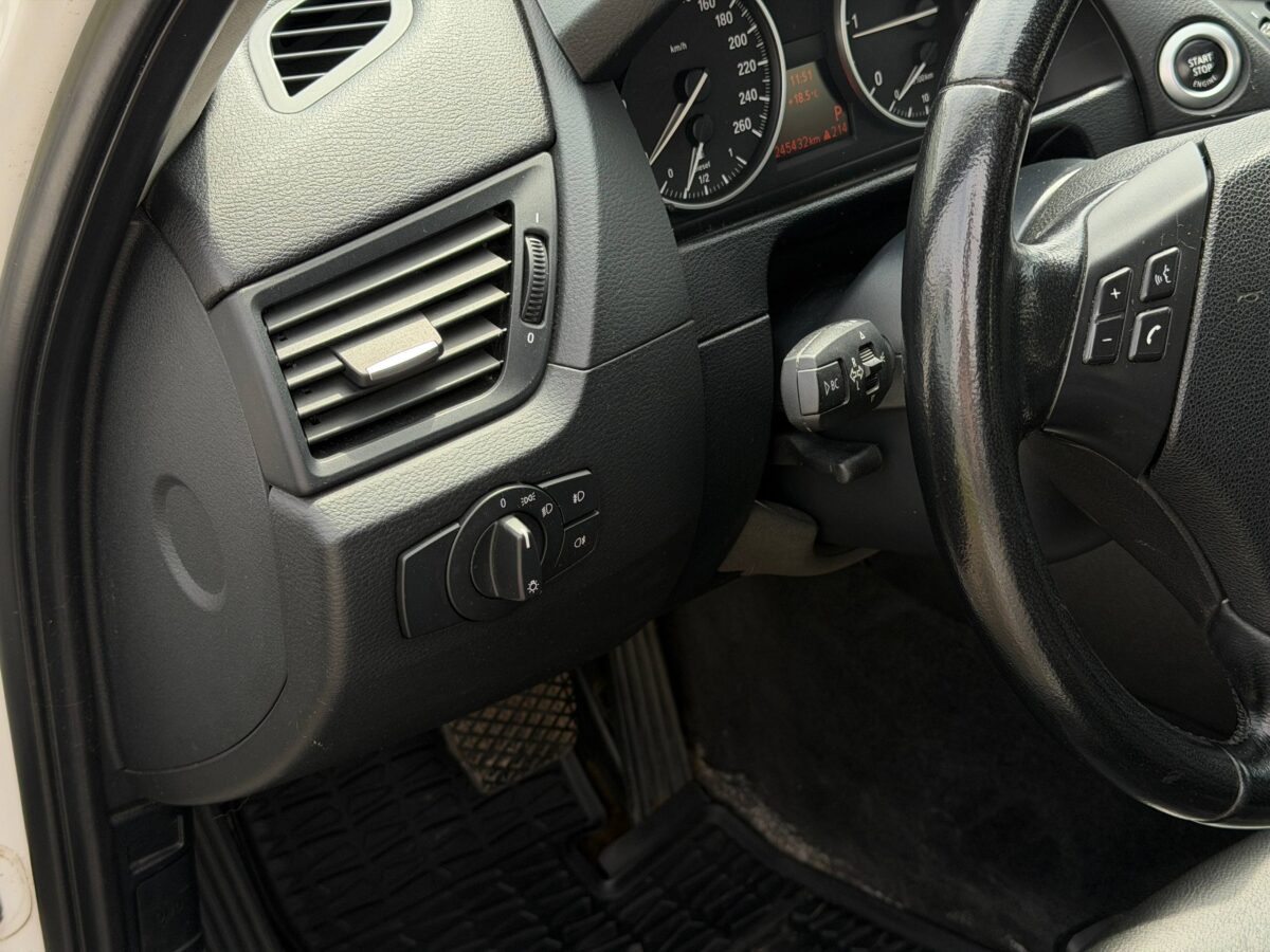 BMW X1 $photo_id