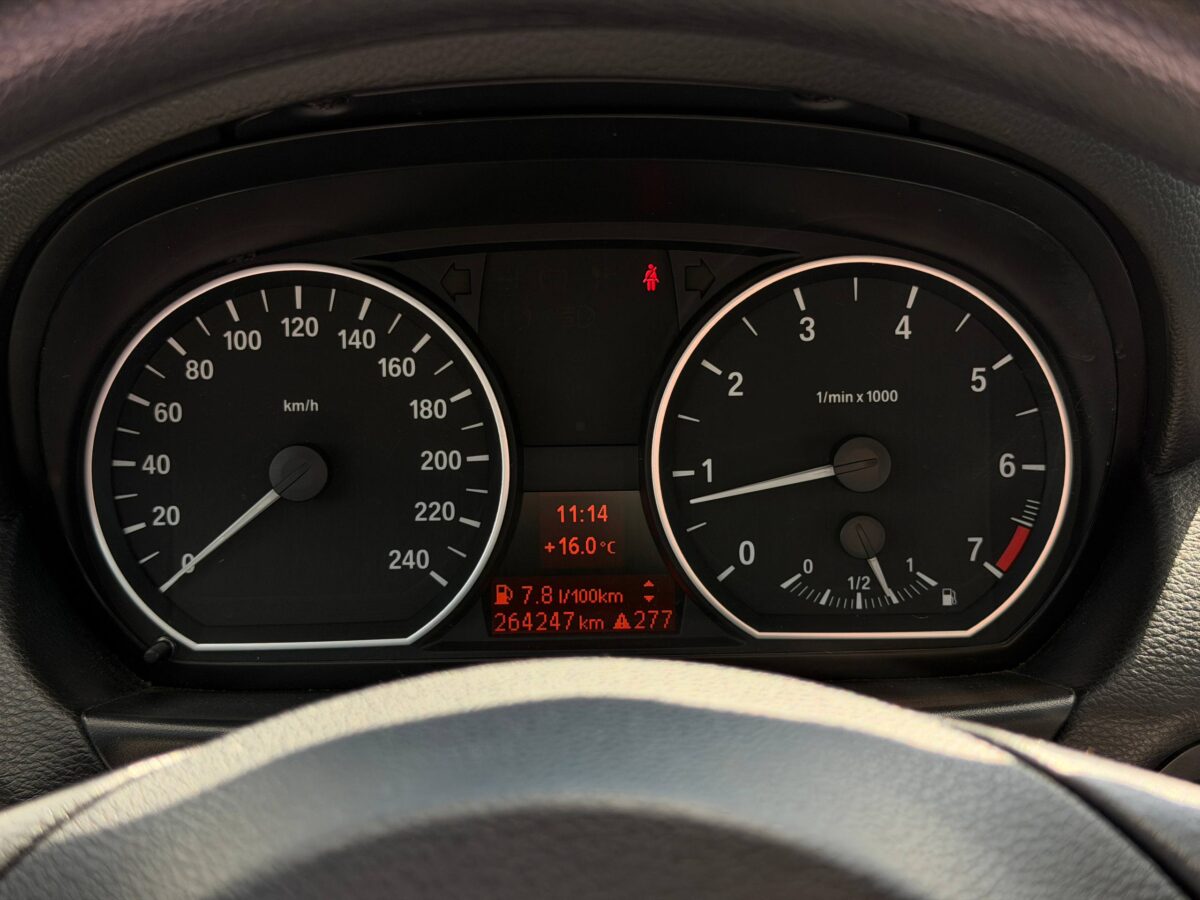 BMW 116 i $photo_id