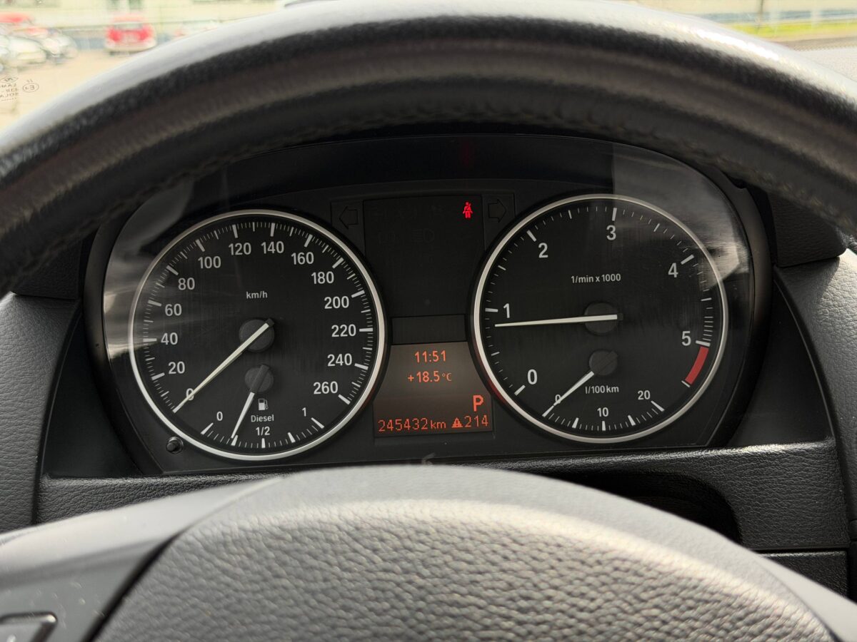 BMW X1 $photo_id