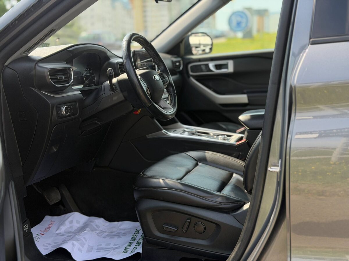 Ford Explorer $photo_id