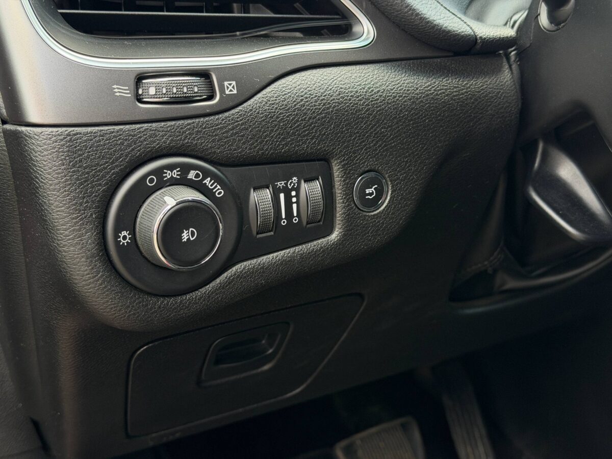 Jeep Cherokee $photo_id