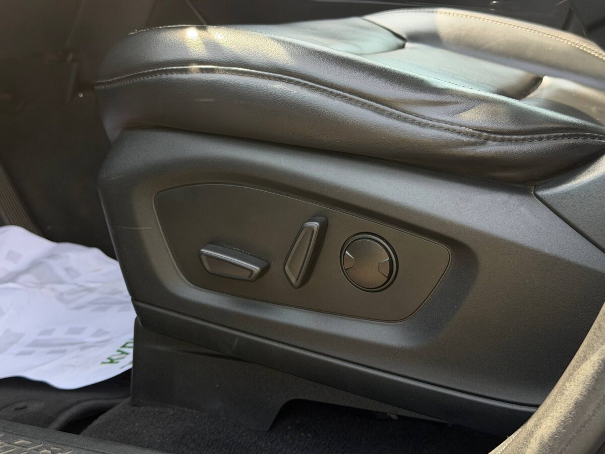 Ford Explorer $photo_id