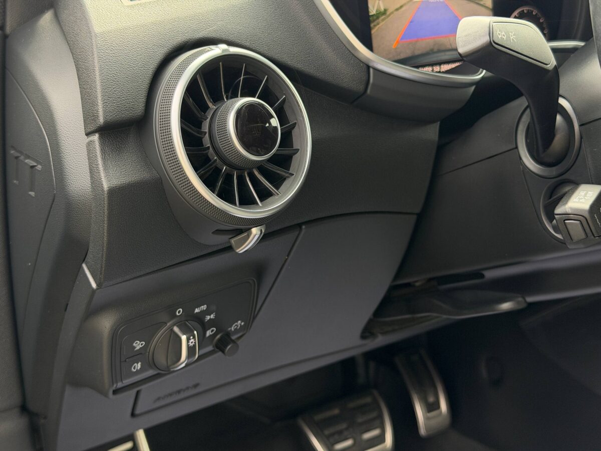 Audi TT $photo_id