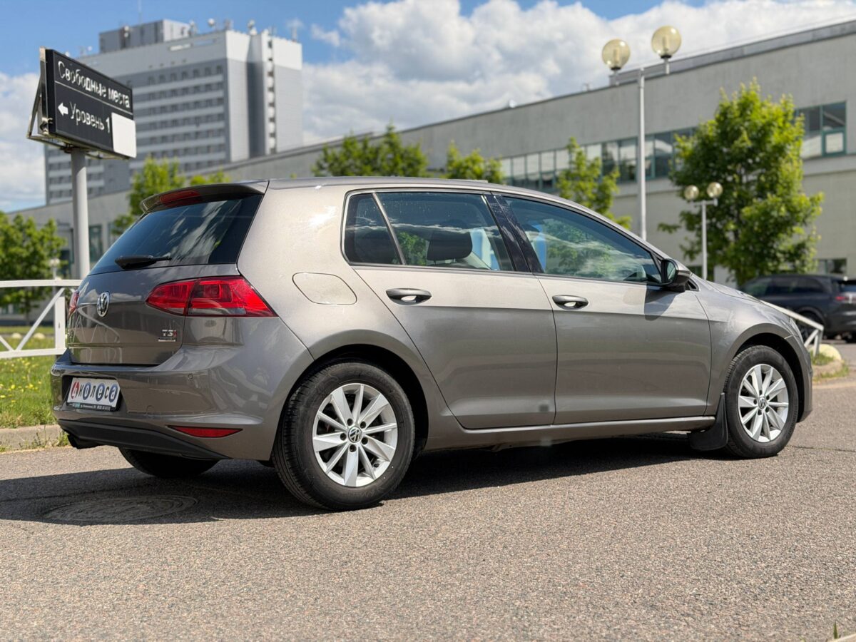 Volkswagen Golf $photo_id