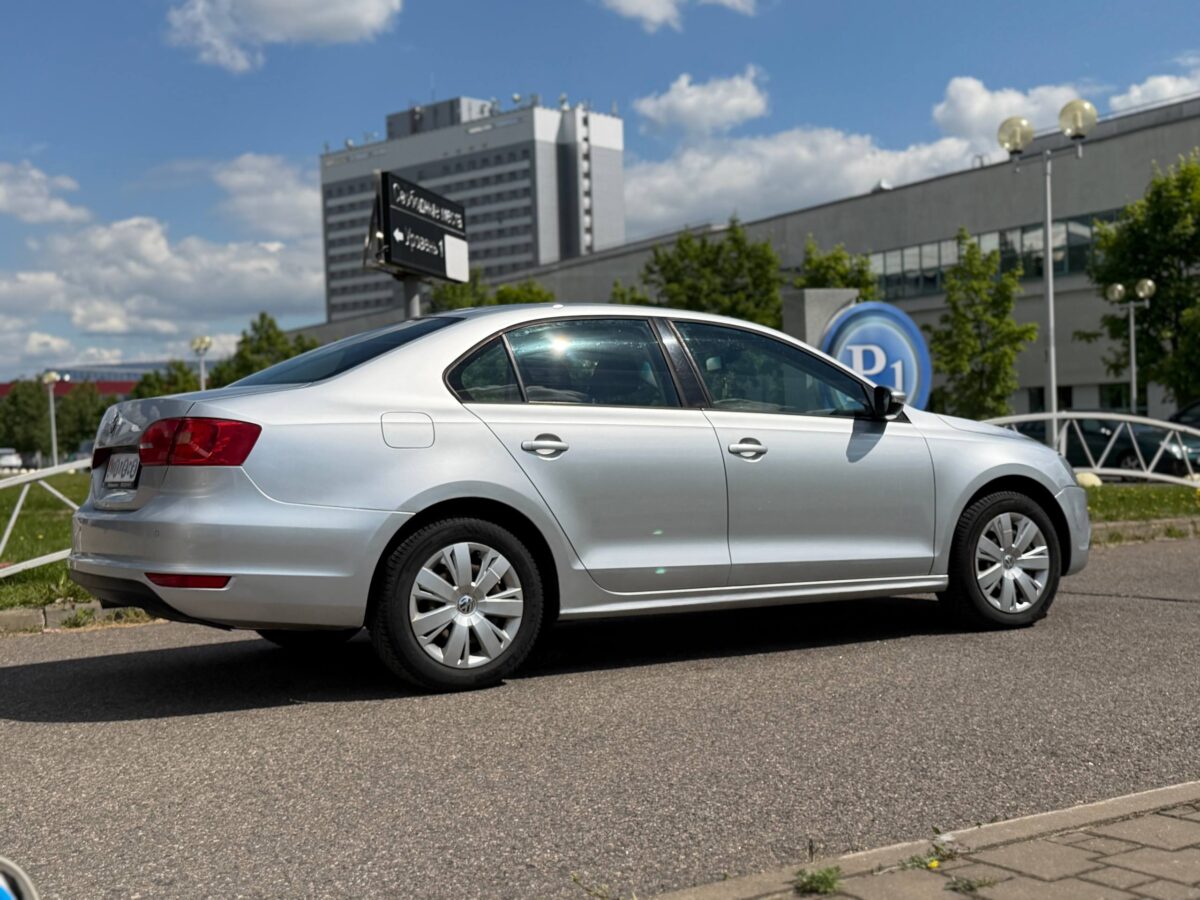 Volkswagen Jetta $photo_id