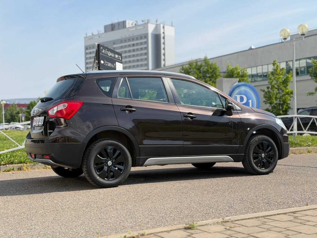 Suzuki SX4 $photo_id