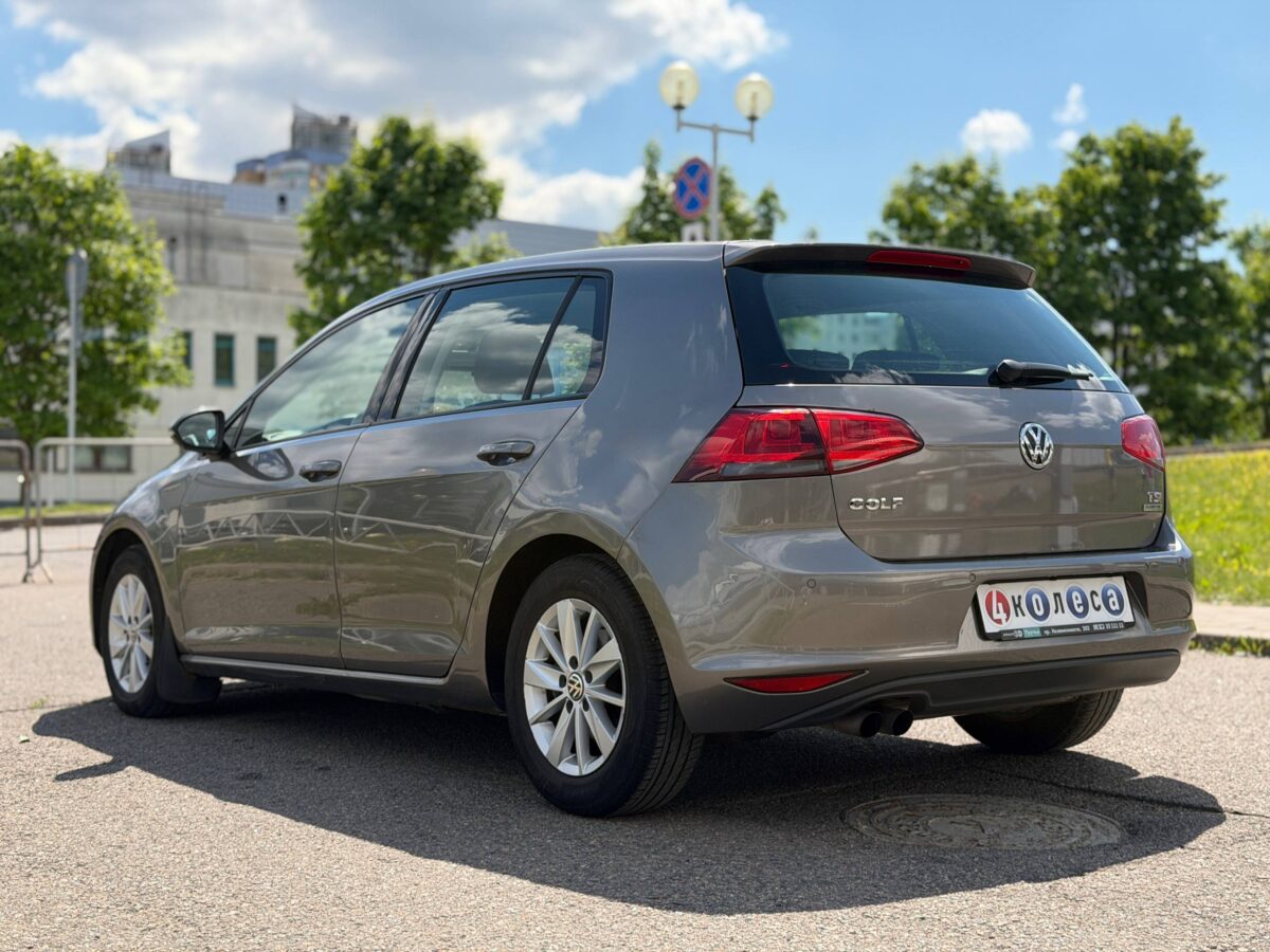 Volkswagen Golf $photo_id