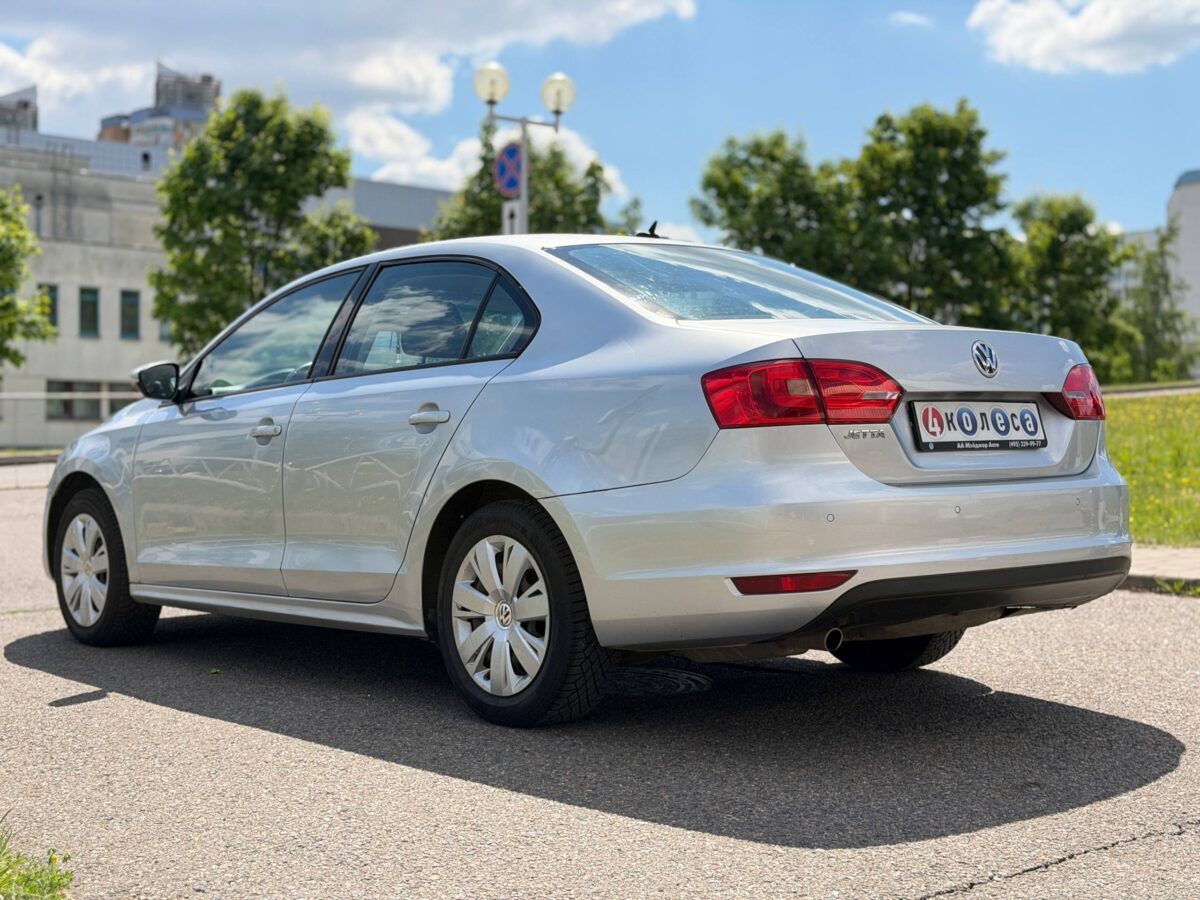 Volkswagen Jetta $photo_id
