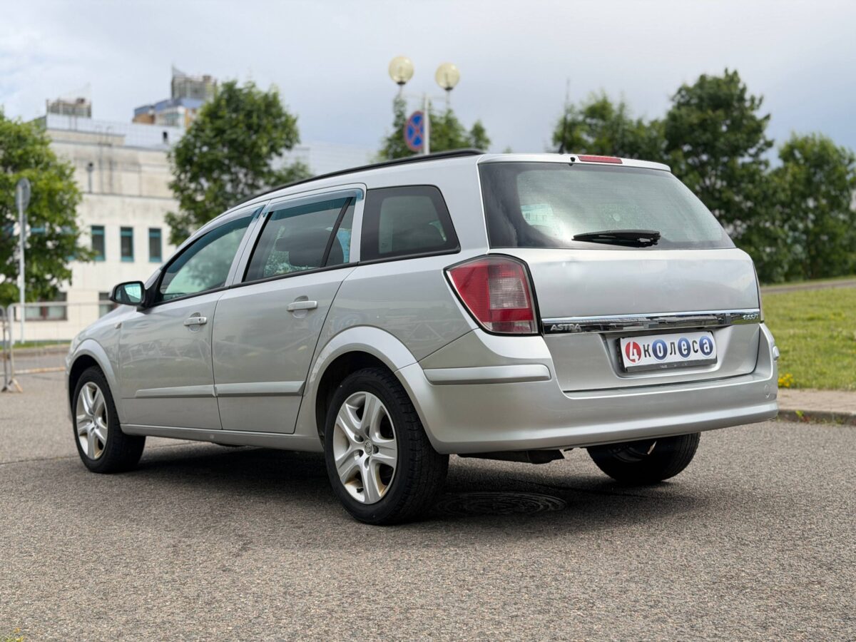 Opel Astra $photo_id