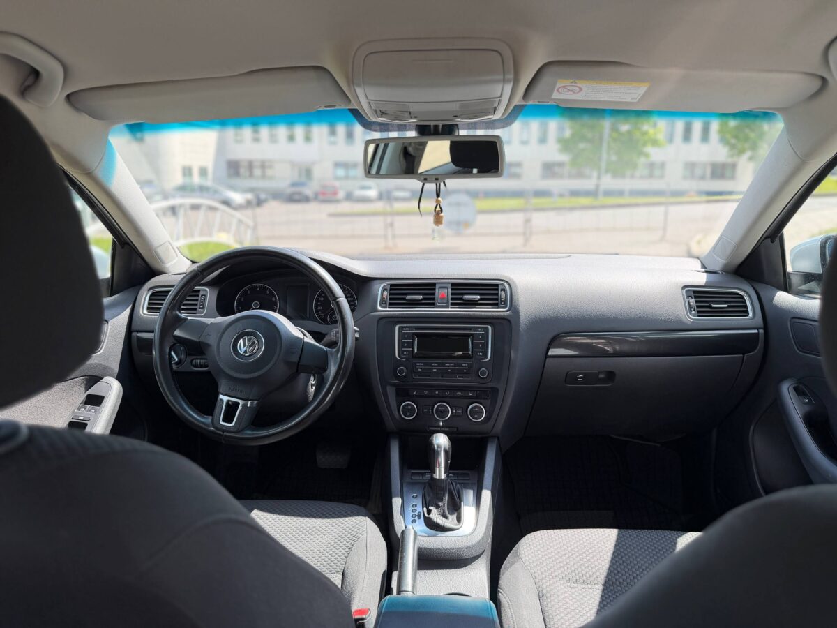 Volkswagen Jetta $photo_id
