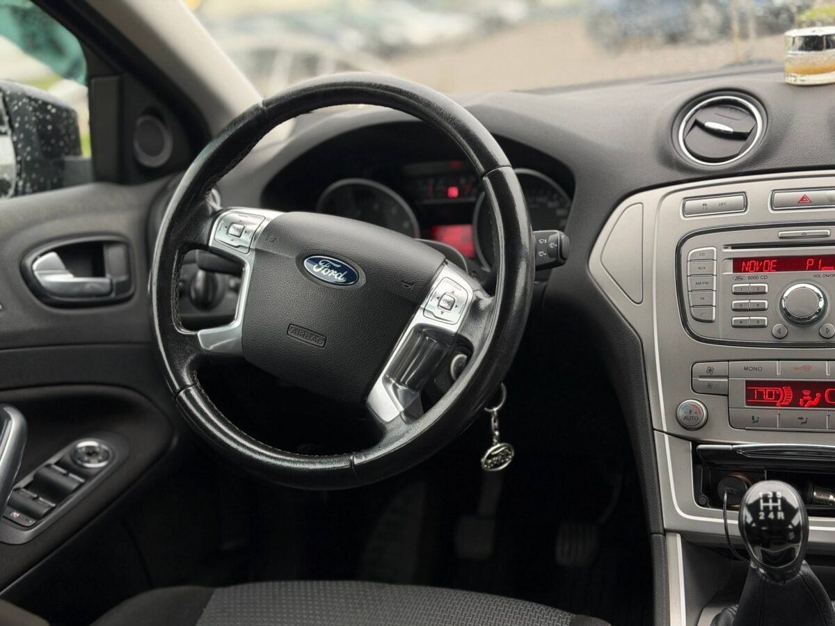Ford Mondeo $photo_id