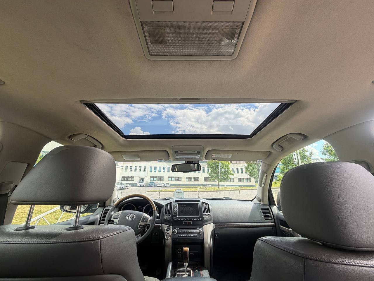 Toyota Land- Cruiser 200