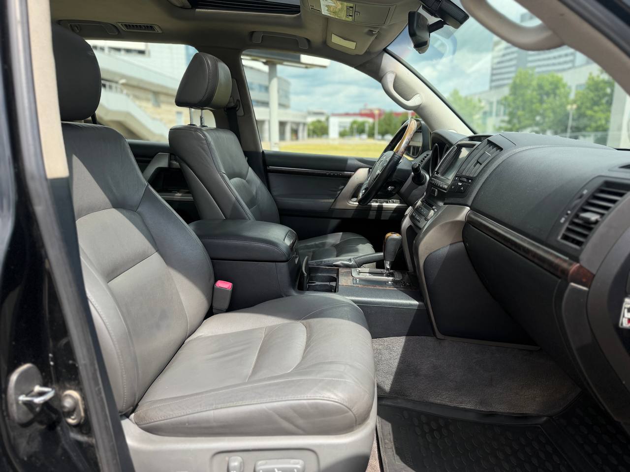 Toyota Land- Cruiser 200