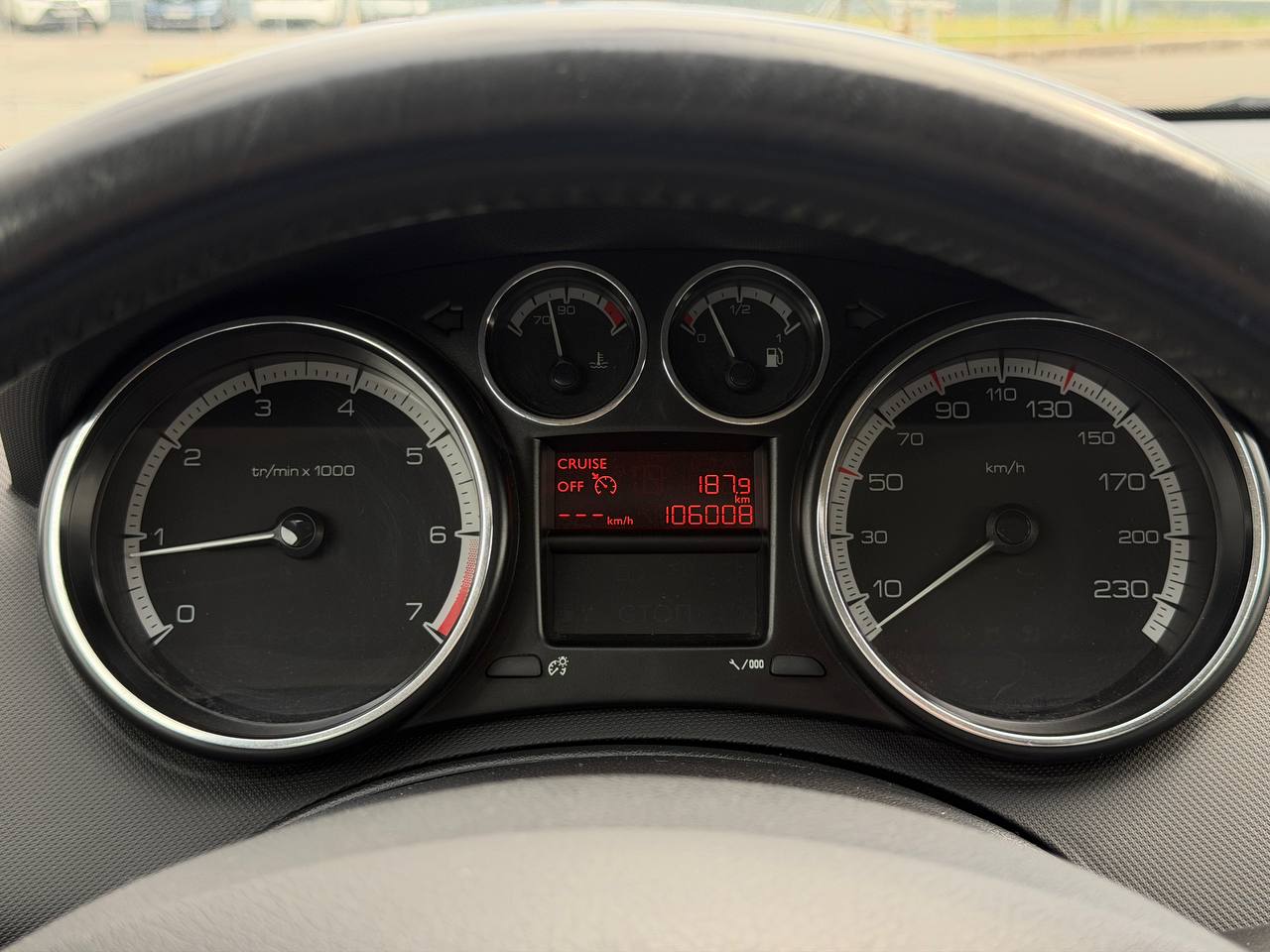Peugeot 408