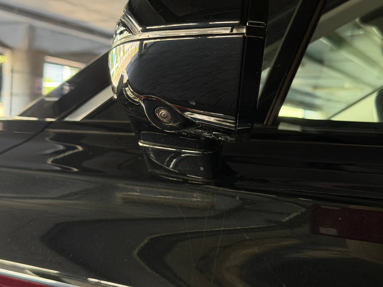 Hongqi E-HS9