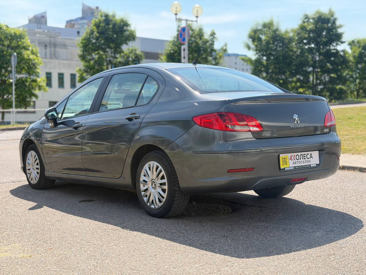 Peugeot 408