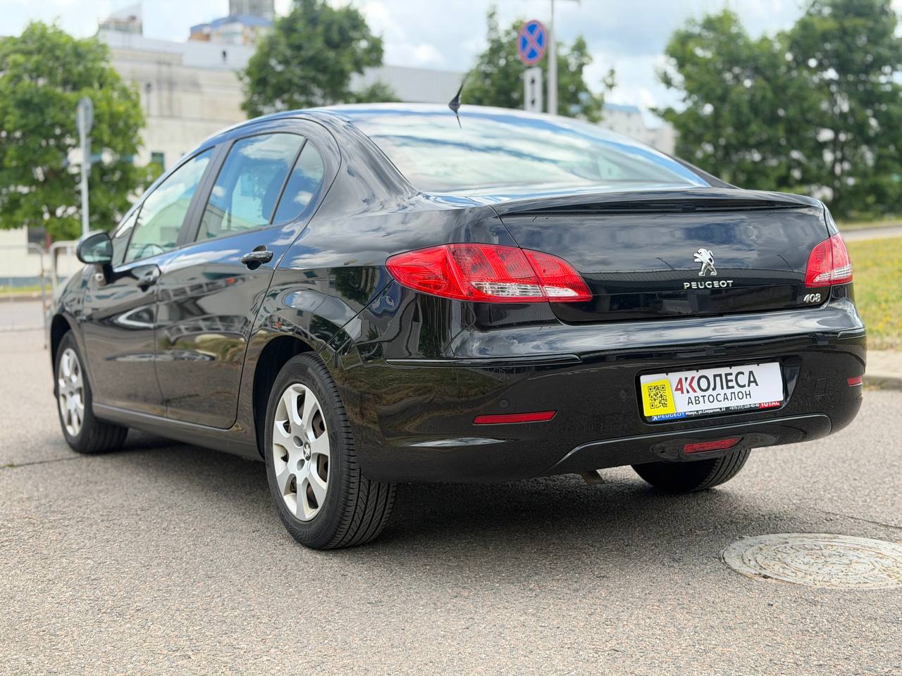 Peugeot 408