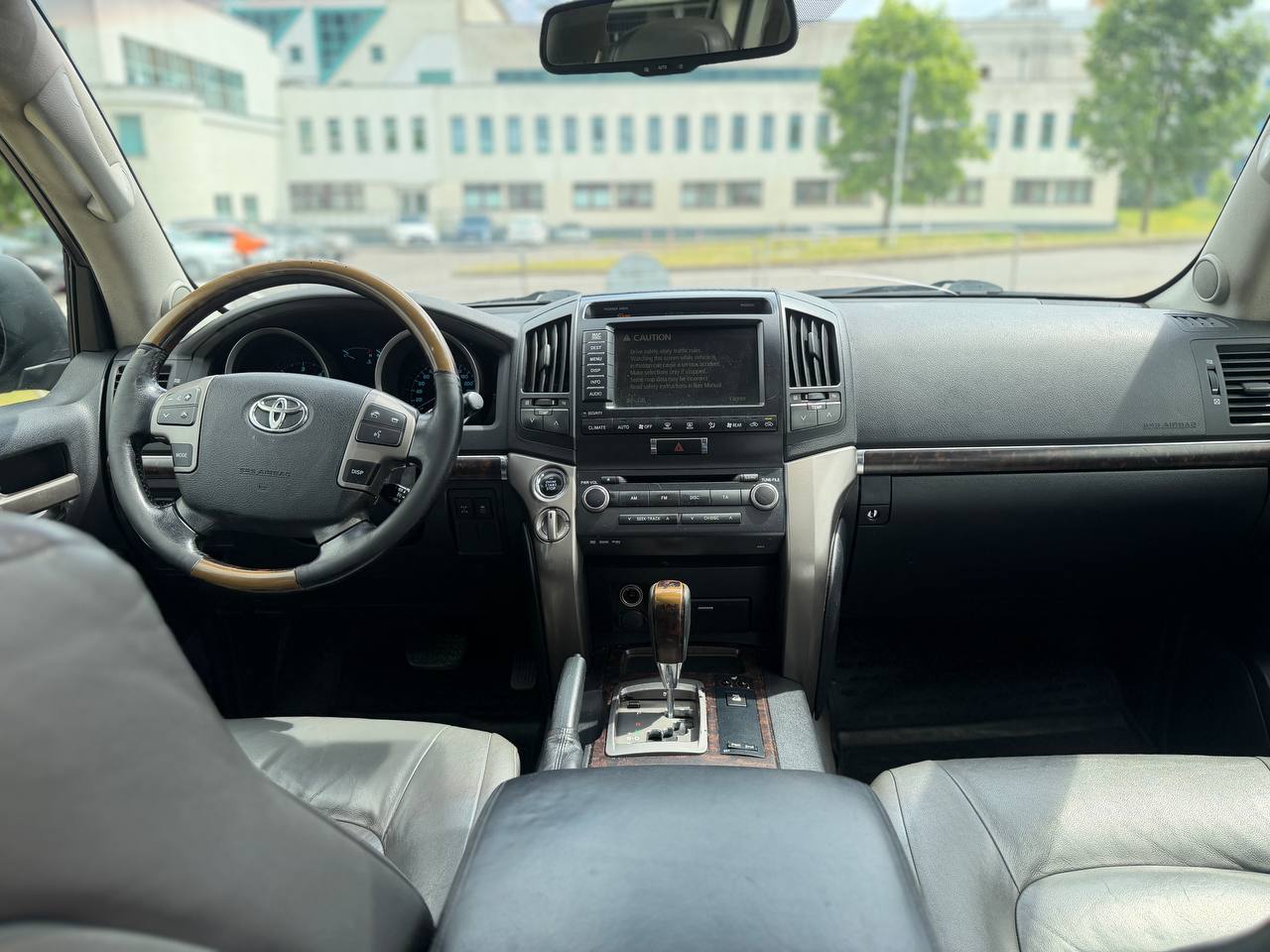Toyota Land- Cruiser 200