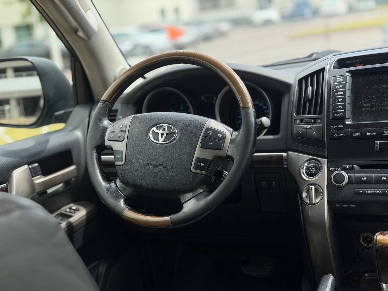 Toyota Land- Cruiser 200