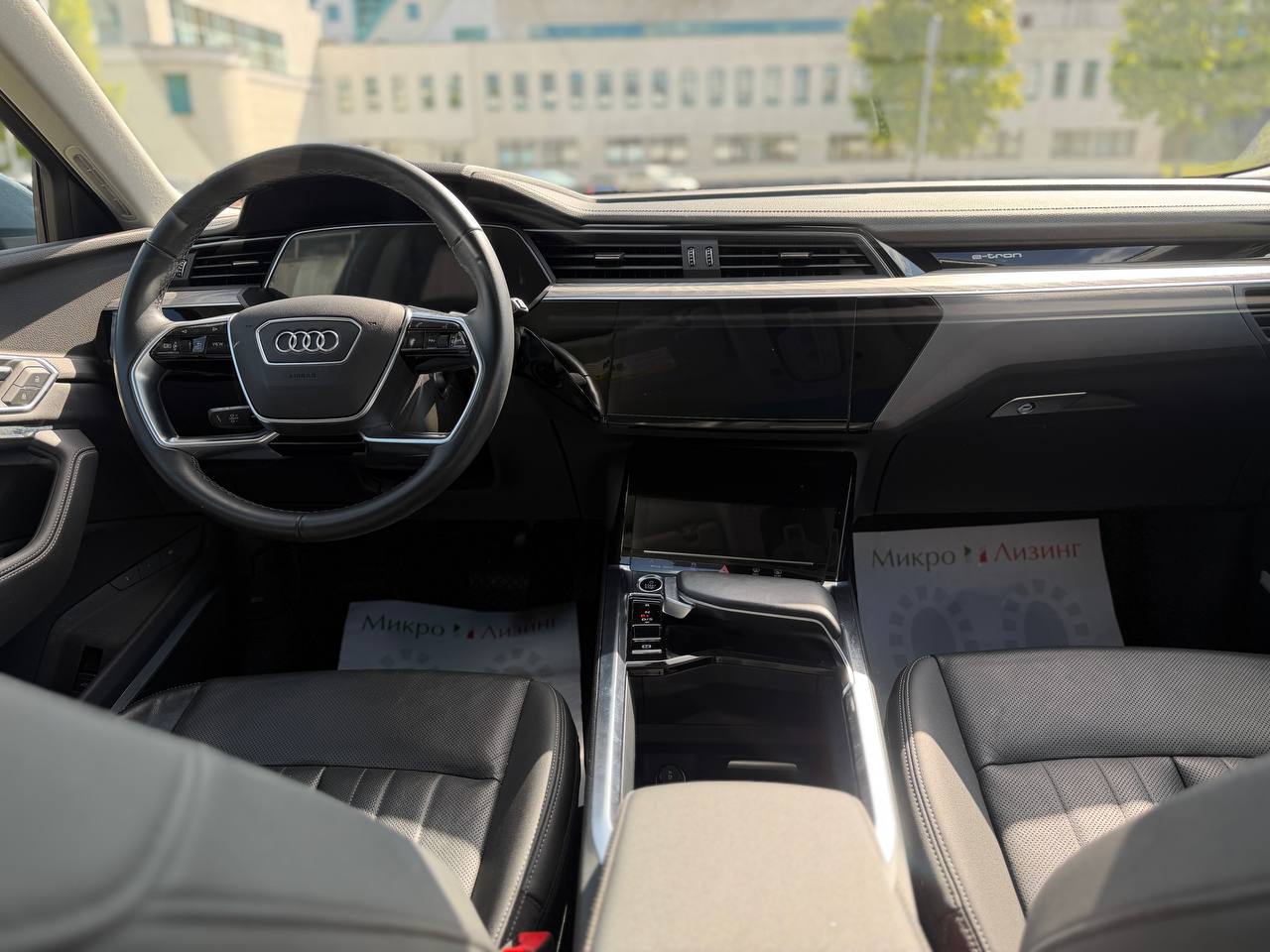 Audi Q8 E-TRON PREMIUM
