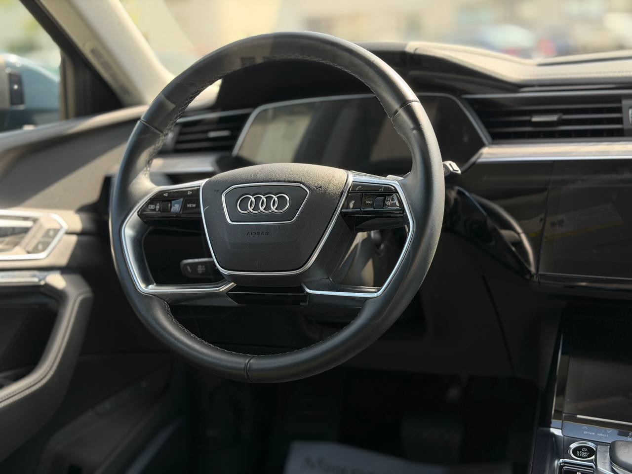Audi Q8 E-TRON PREMIUM