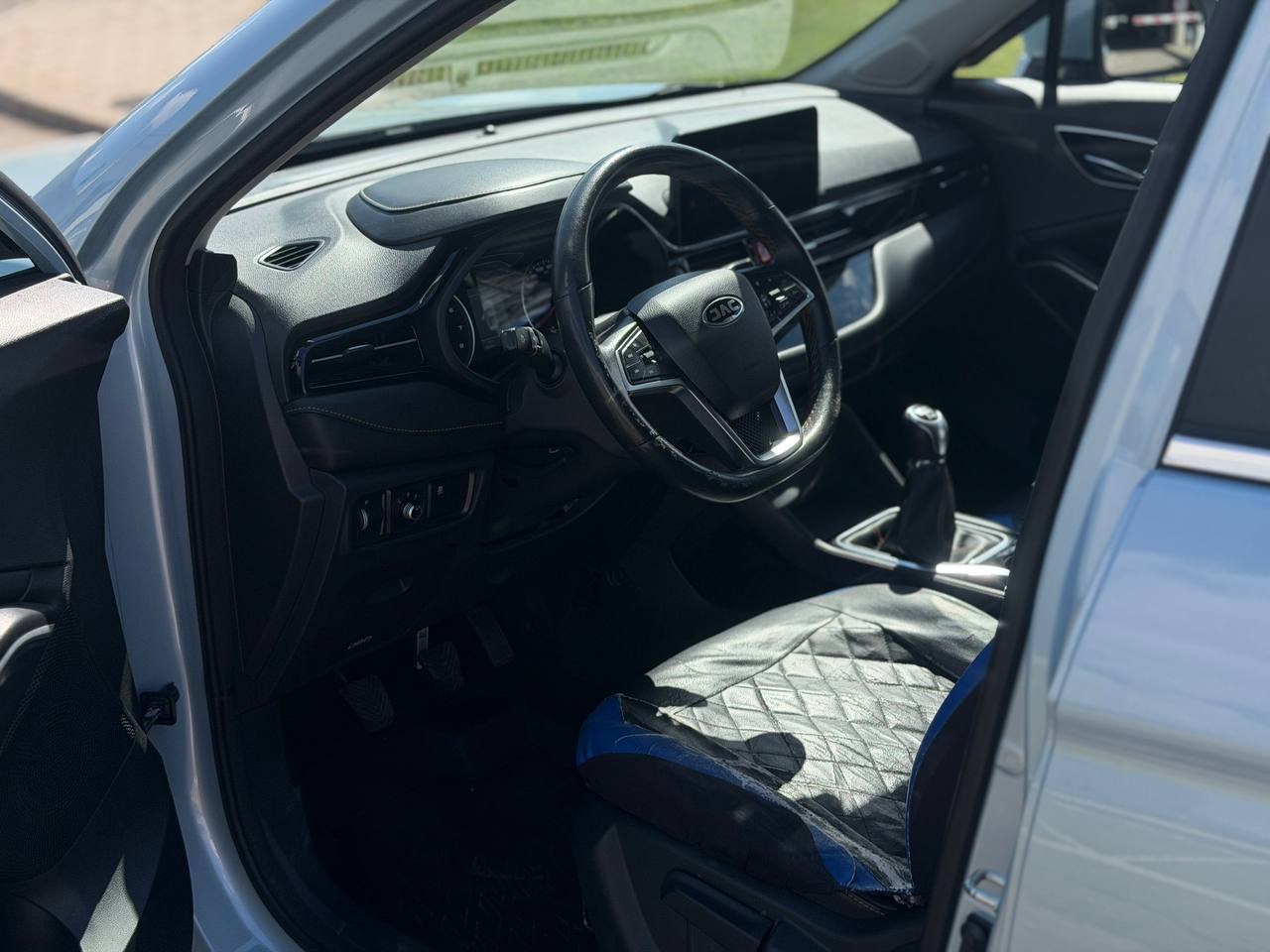 JAC JS4