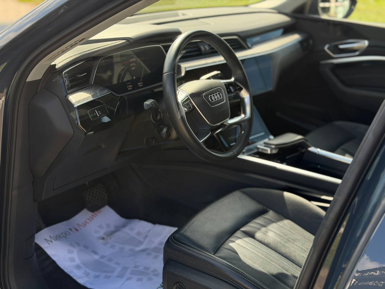 Audi Q8 E-TRON PREMIUM