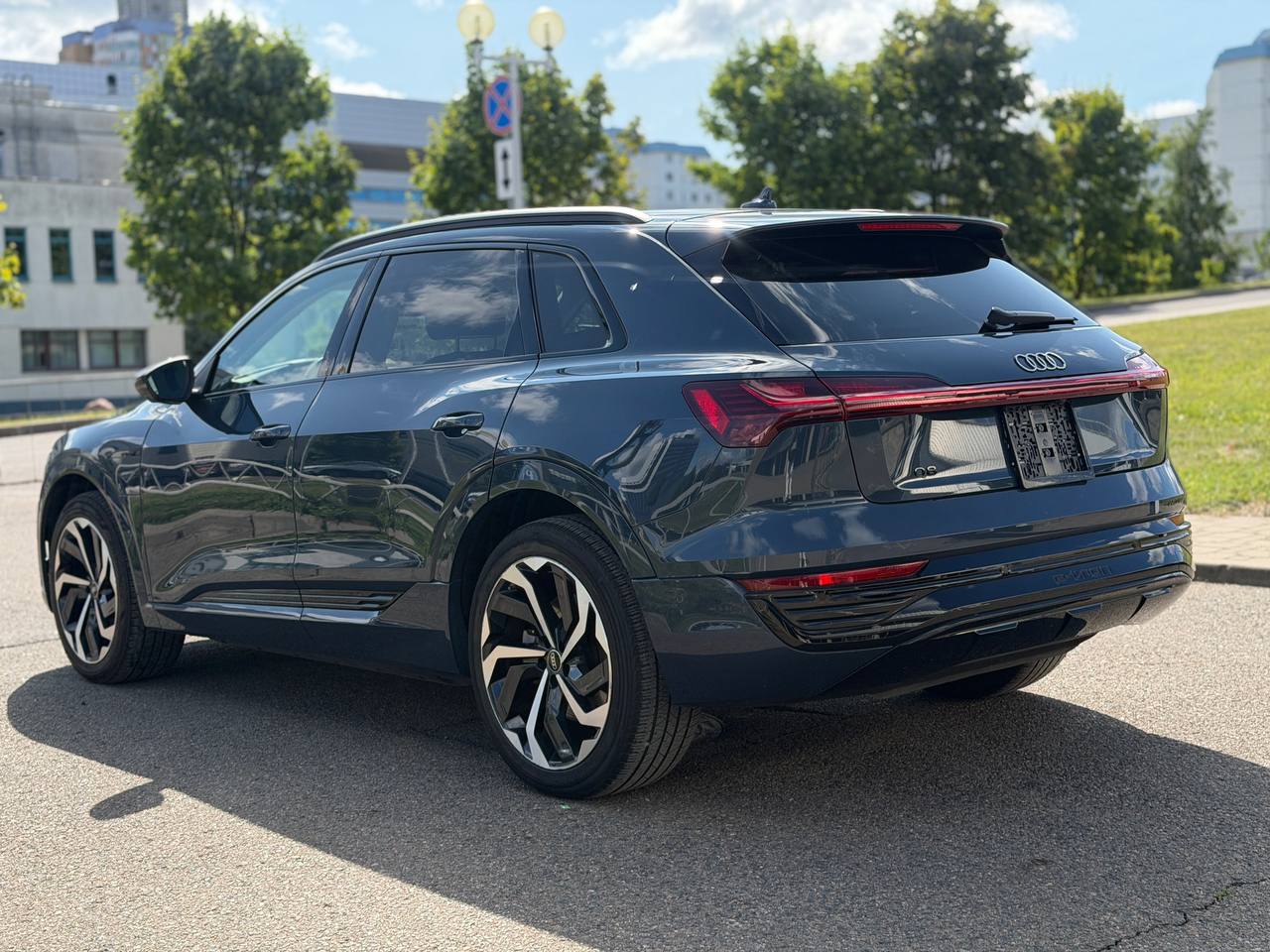 Audi Q8 E-TRON PREMIUM